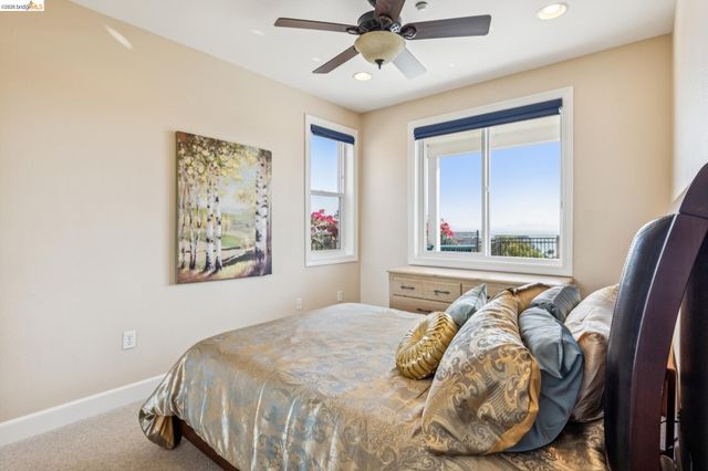 214 Seaview Dr, Richmond, CA 94801