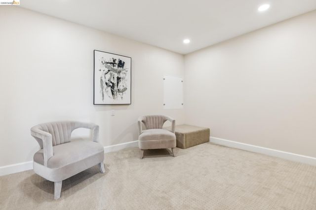 214 Seaview Dr, Richmond, CA 94801