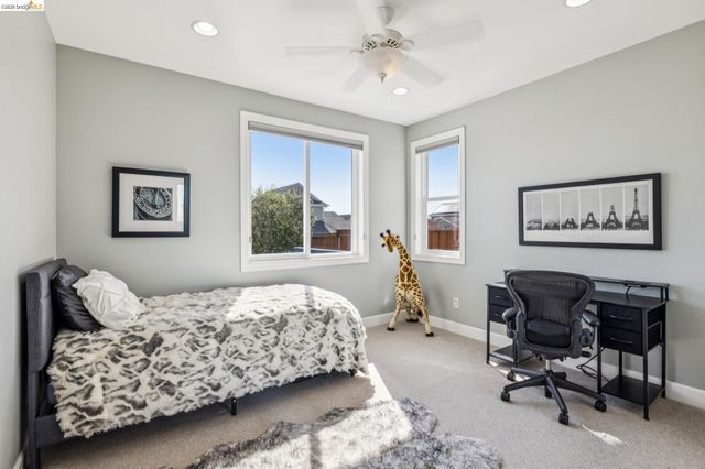 214 Seaview Dr, Richmond, CA 94801