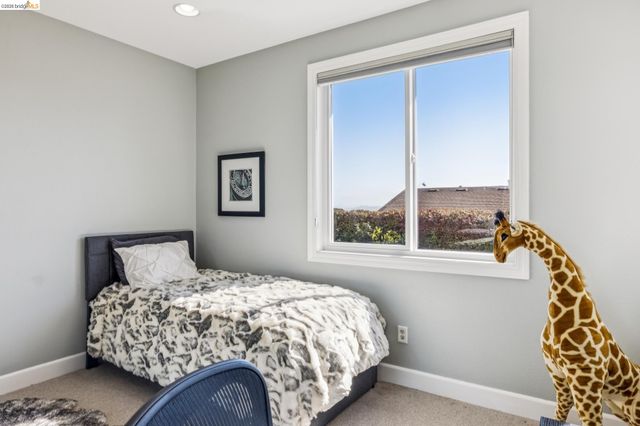 214 Seaview Dr, Richmond, CA 94801