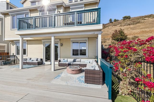 214 Seaview Dr, Richmond, CA 94801