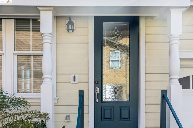214 Seaview Dr, Richmond, CA 94801