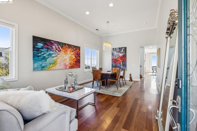 214 Seaview Dr, Richmond, CA 94801