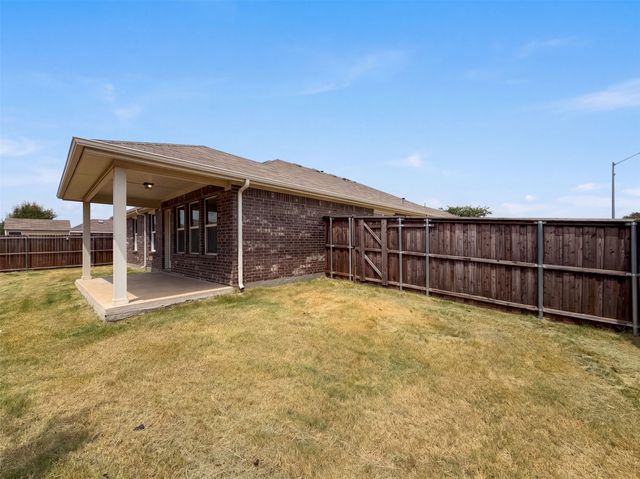 8956 Devonshire Drive, Fort Worth, TX 76131
