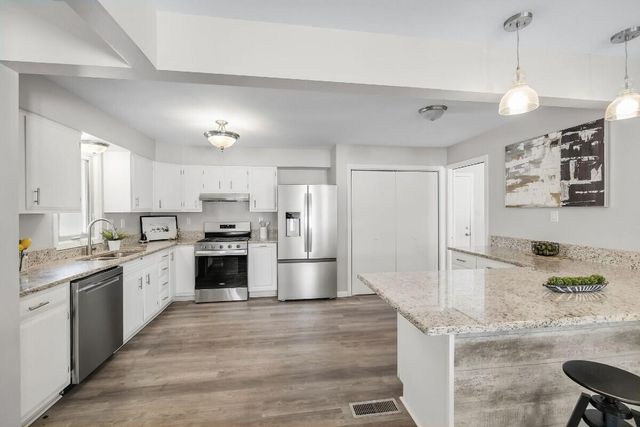 943 Pawnee Drive, Crown Point, IN 46307