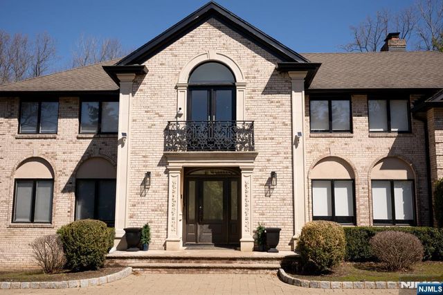 250 Truman Drive, Cresskill, NJ 07626