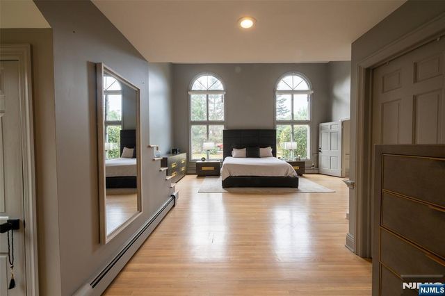 250 Truman Drive, Cresskill, NJ 07626