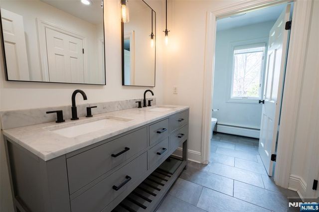 250 Truman Drive, Cresskill, NJ 07626