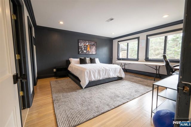 250 Truman Drive, Cresskill, NJ 07626