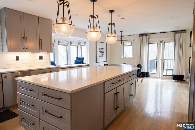 250 Truman Drive, Cresskill, NJ 07626