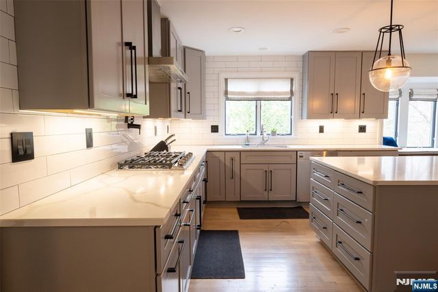 250 Truman Drive, Cresskill, NJ 07626