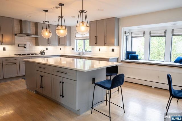 250 Truman Drive, Cresskill, NJ 07626