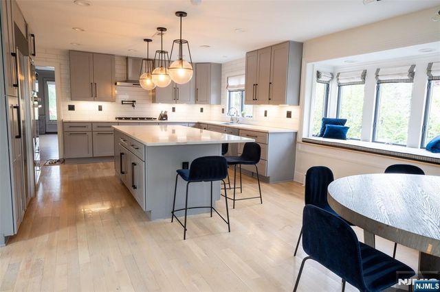 250 Truman Drive, Cresskill, NJ 07626