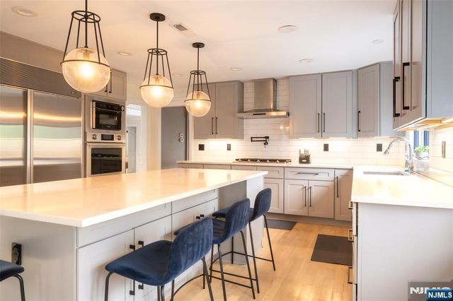 250 Truman Drive, Cresskill, NJ 07626