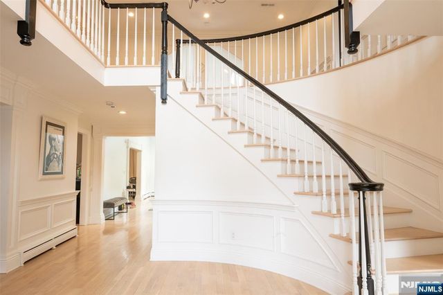 250 Truman Drive, Cresskill, NJ 07626