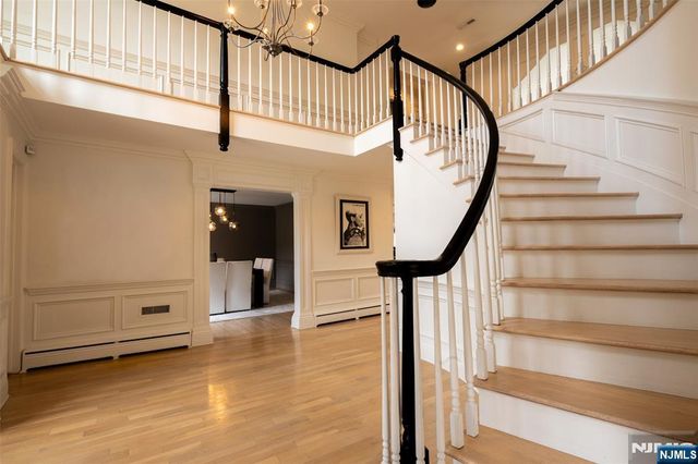 250 Truman Drive, Cresskill, NJ 07626