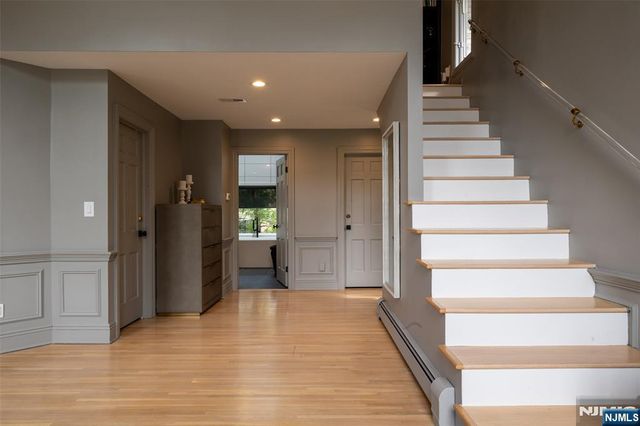 250 Truman Drive, Cresskill, NJ 07626