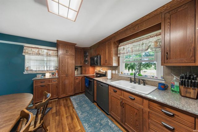 12555 Selvin Road, Dale, IN 47523