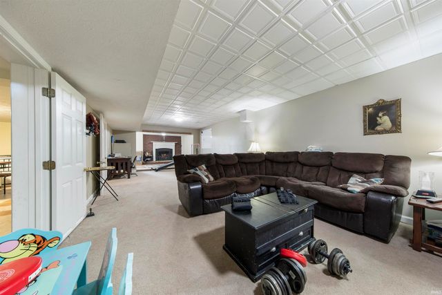 12555 Selvin Road, Dale, IN 47523