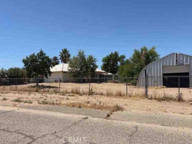 10695 5th Avenue, Hesperia, CA 92345