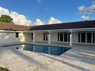 8885 SW 76th Ter, Miami, FL 33173