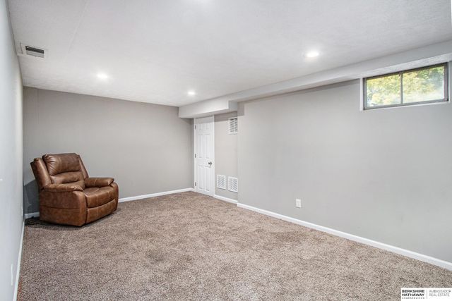 5647 Ruggles Street, Omaha, NE 68104