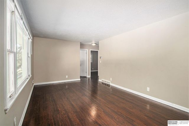 5647 Ruggles Street, Omaha, NE 68104