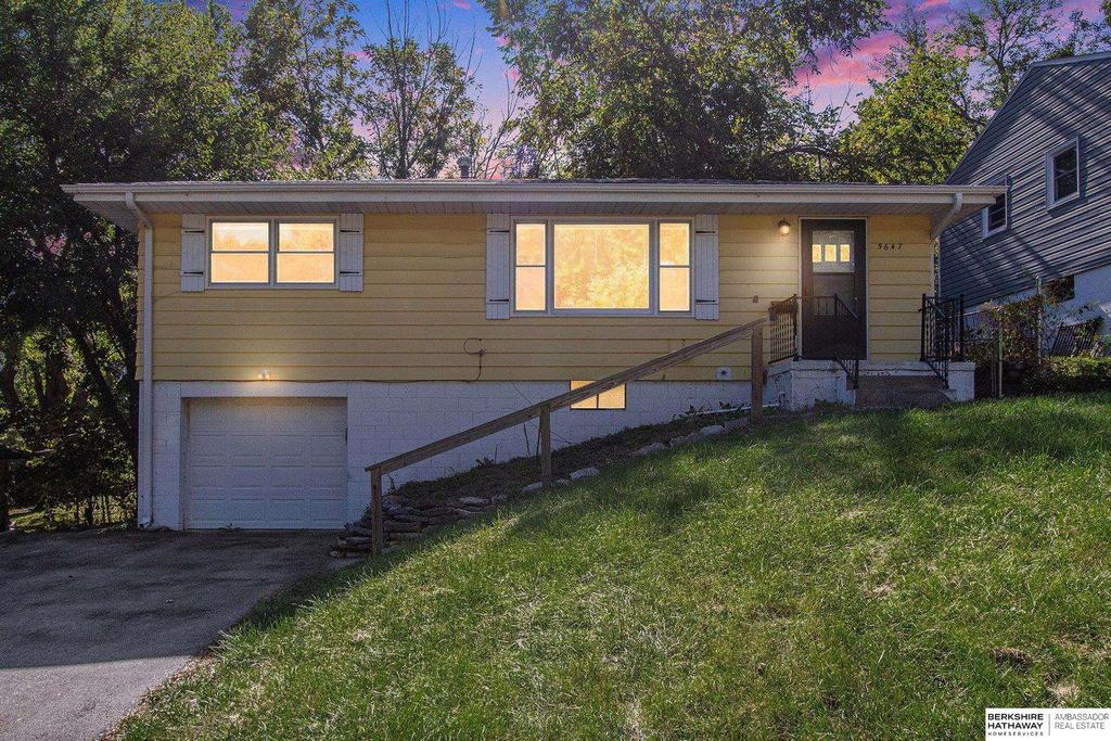 5647 Ruggles Street, Omaha, NE 68104