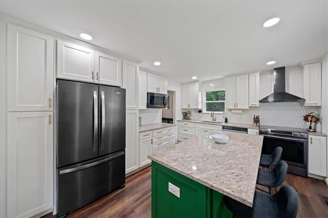 8209 W 56th Terrace, Merriam, KS 66202