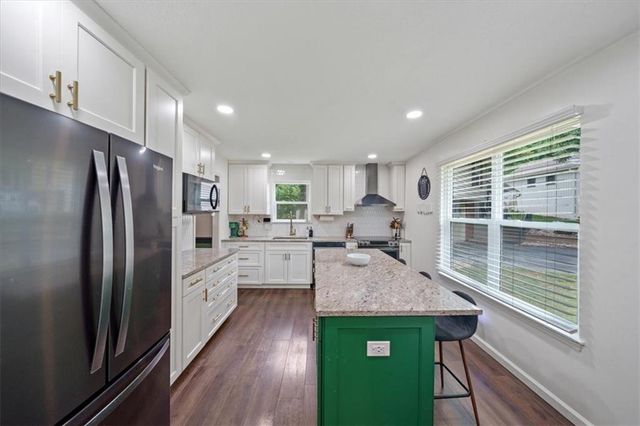 8209 W 56th Terrace, Merriam, KS 66202