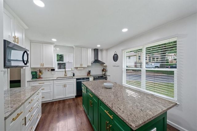 8209 W 56th Terrace, Merriam, KS 66202