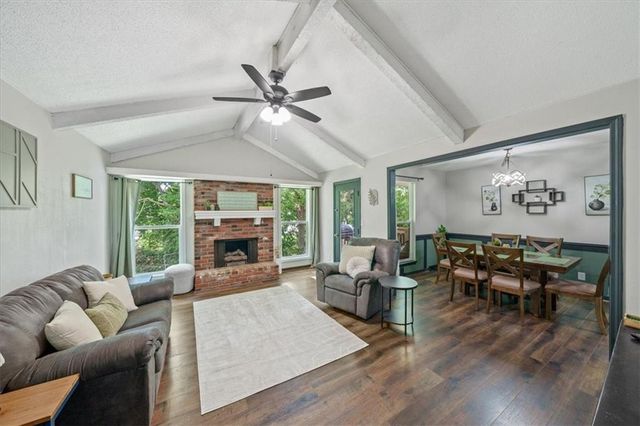 8209 W 56th Terrace, Merriam, KS 66202