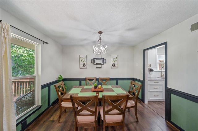 8209 W 56th Terrace, Merriam, KS 66202