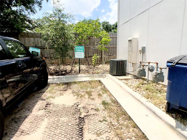 3007 E 12th ST 2, Austin, TX 78702