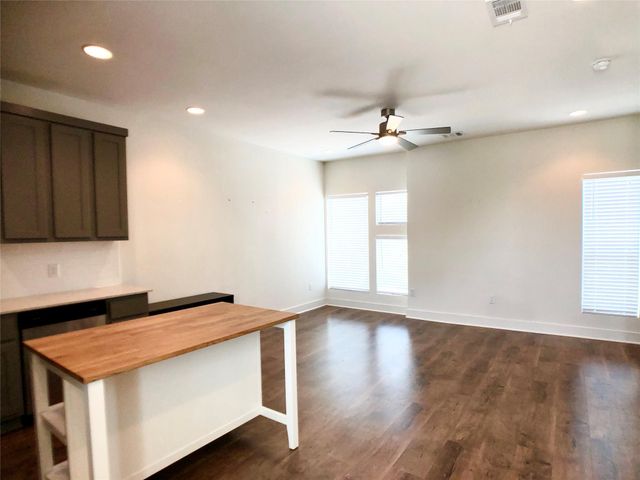 3007 E 12th ST 2, Austin, TX 78702