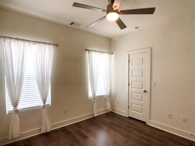 3007 E 12th ST 2, Austin, TX 78702