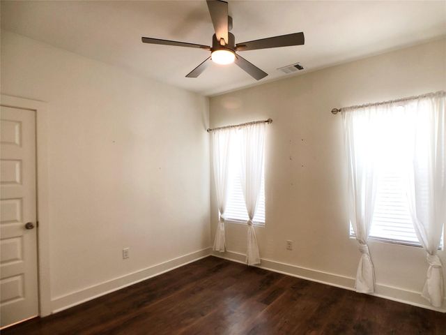 3007 E 12th ST 2, Austin, TX 78702