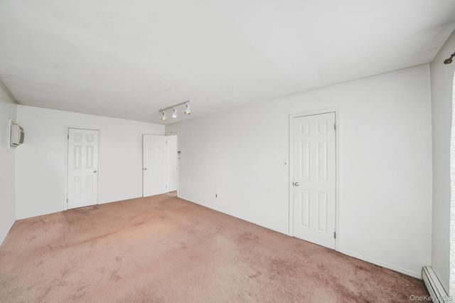 75 2nd Place, Central Islip, NY 11722