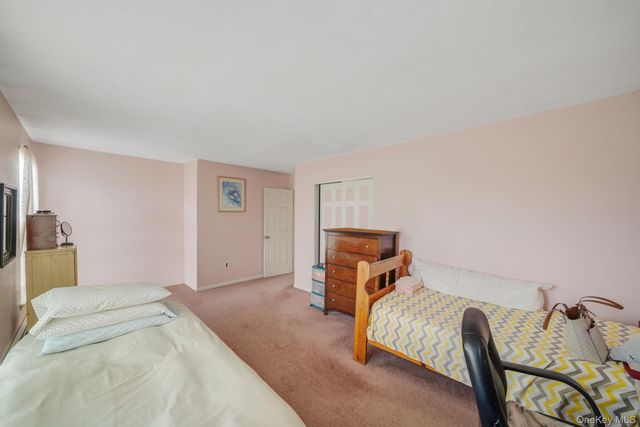 75 2nd Place, Central Islip, NY 11722
