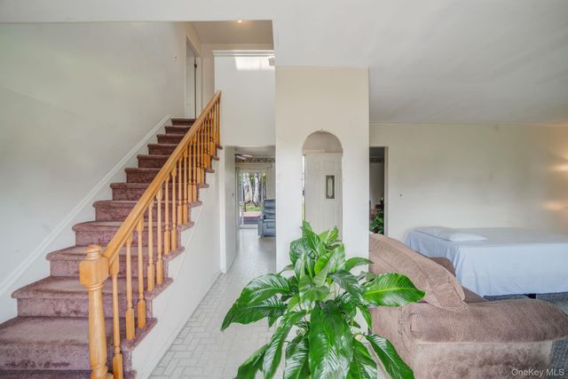 75 2nd Place, Central Islip, NY 11722