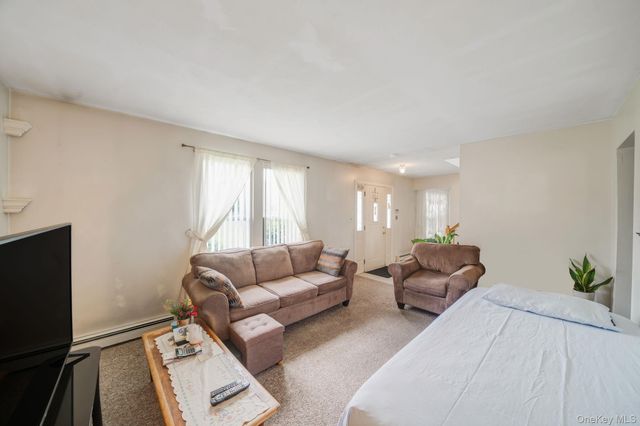 75 2nd Place, Central Islip, NY 11722