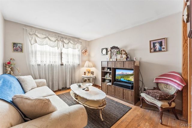 125 Colony Park Drive, Salina, NY 13088