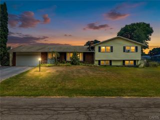 125 Colony Park Drive, Salina, NY 13088