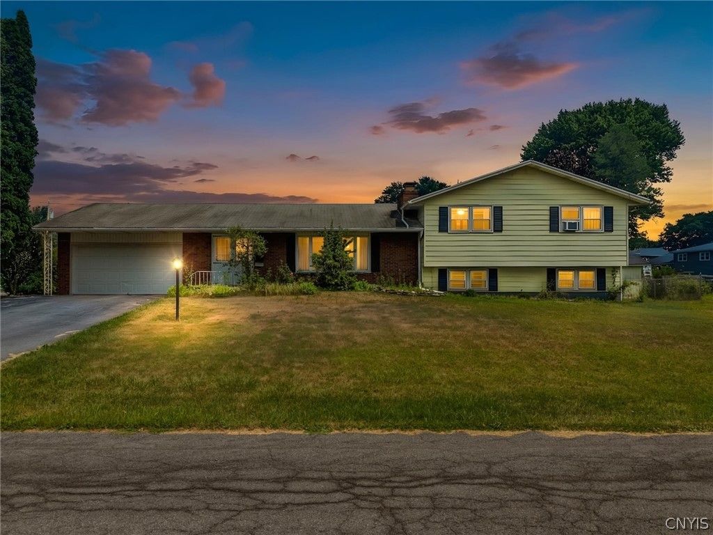 125 Colony Park Drive, Salina, NY 13088
