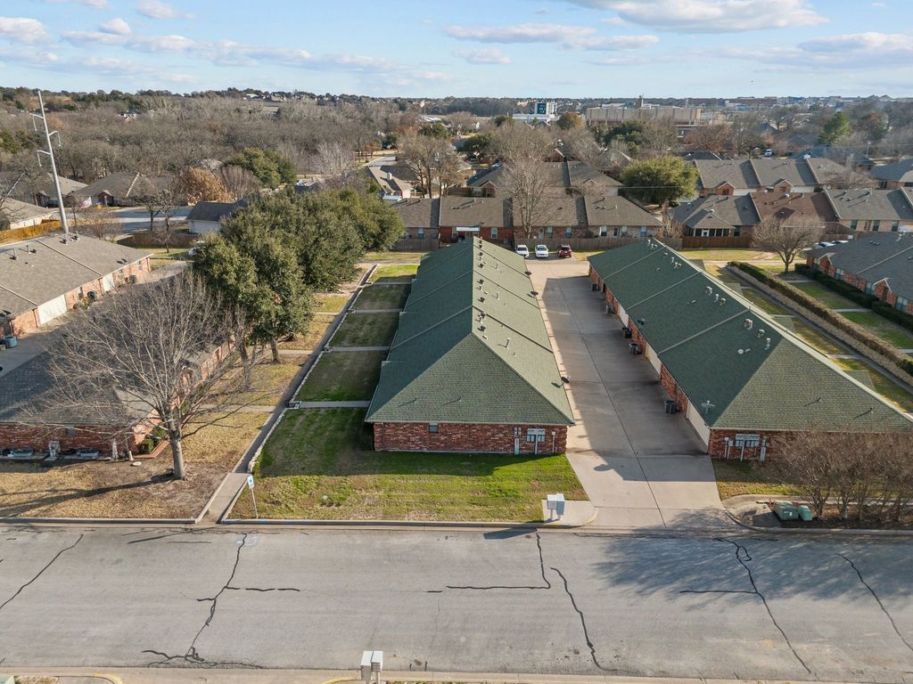 952 Austin Court, Weatherford, TX 76086
