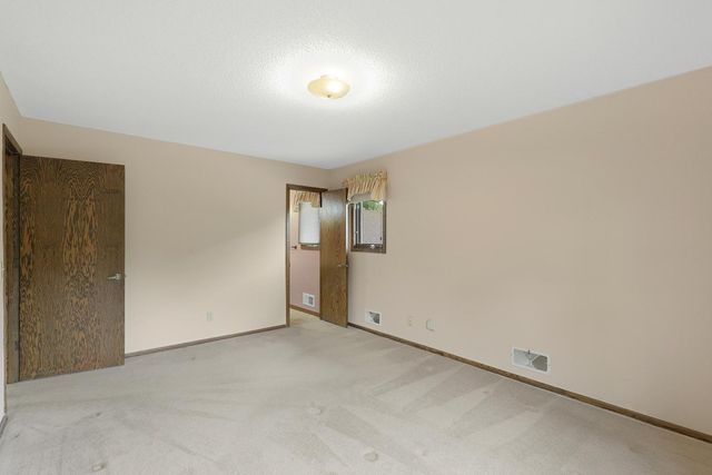 8600 176th Avenue NW, Anoka, MN 55303