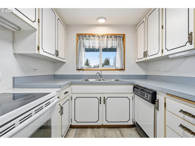 1720 JANSEN Way, Woodburn, OR 97071