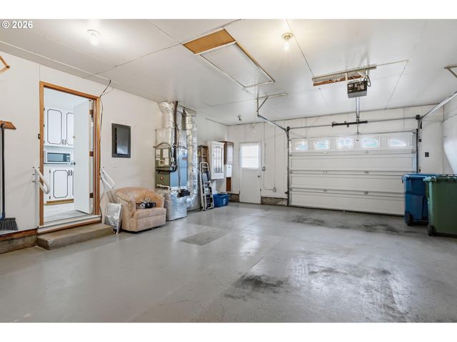 1720 JANSEN Way, Woodburn, OR 97071