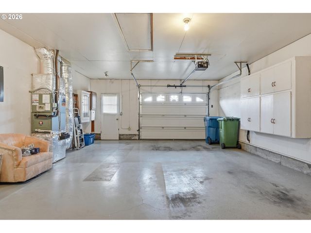 1720 JANSEN Way, Woodburn, OR 97071