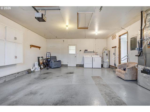 1720 JANSEN Way, Woodburn, OR 97071